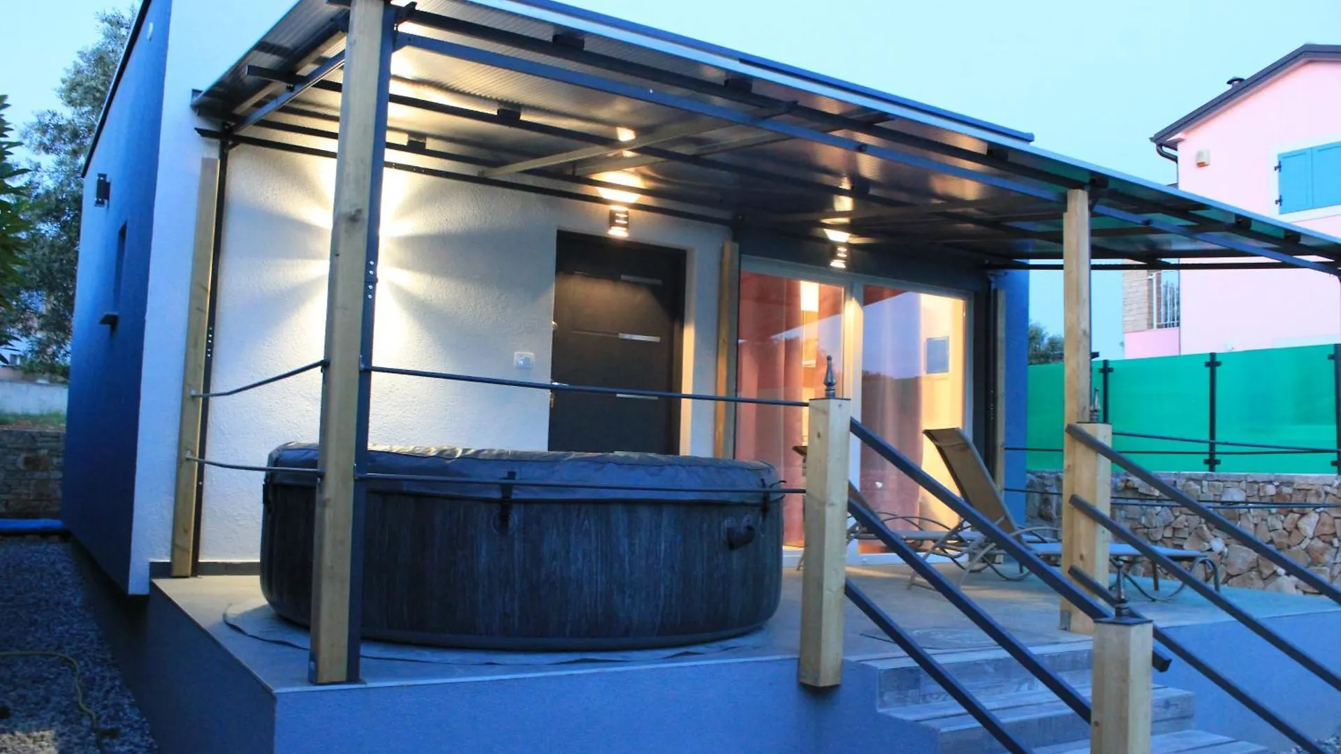 House Nikolas 1-Whirlpool, Close To The Beach Fažana