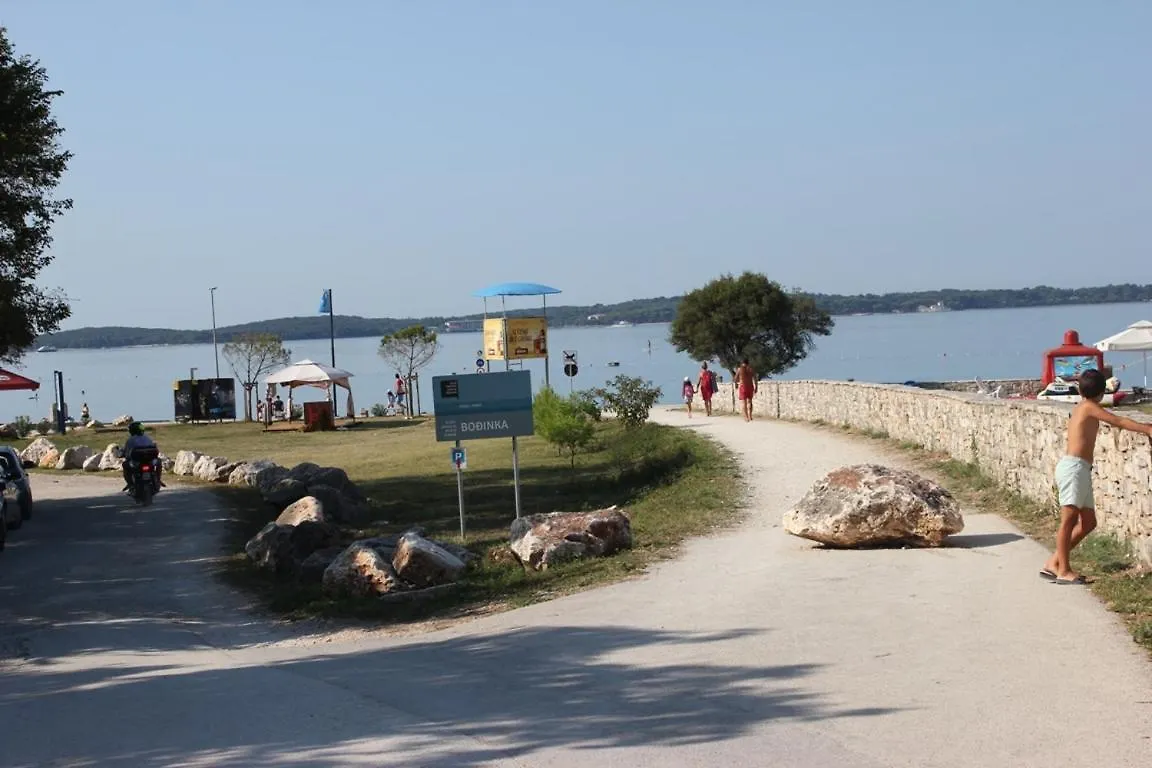 House Nikolas 1-Whirlpool, Close To The Beach Fazana Holiday home